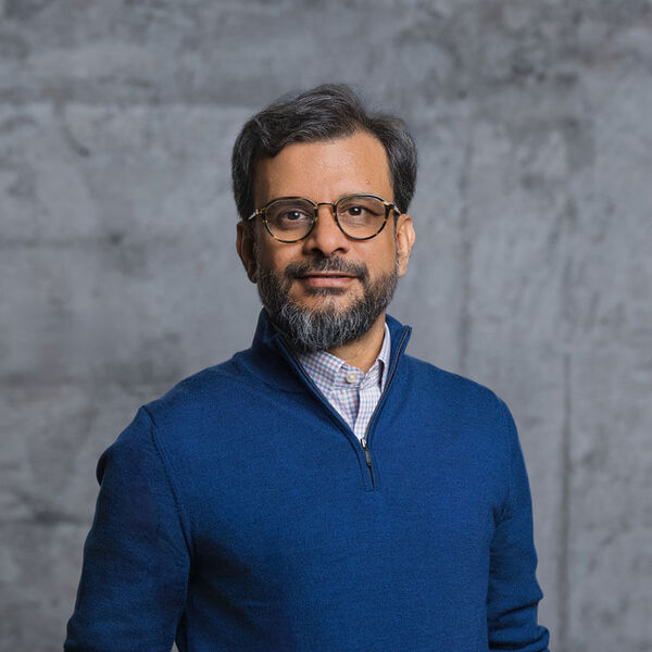 Vivek Vaidya headshot